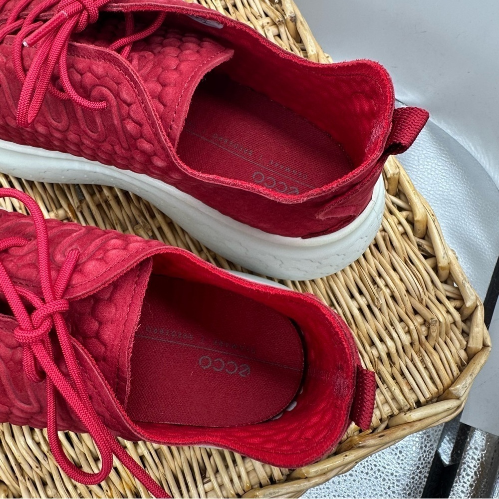 Red Textured Sneakers - Picture 6 of 7